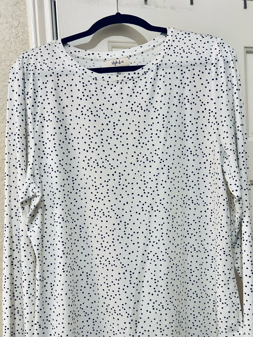 Style & Co. White Long Sleeve Crewneck Top with Black Dot Print